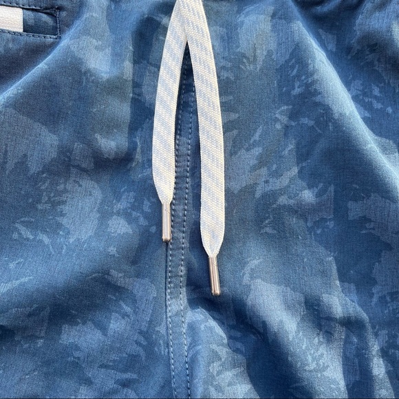 Vuori Dash Shorts - Picture 7 of 7